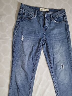 GAP Women’s Skinny Jeans in Mid Blue Wash
